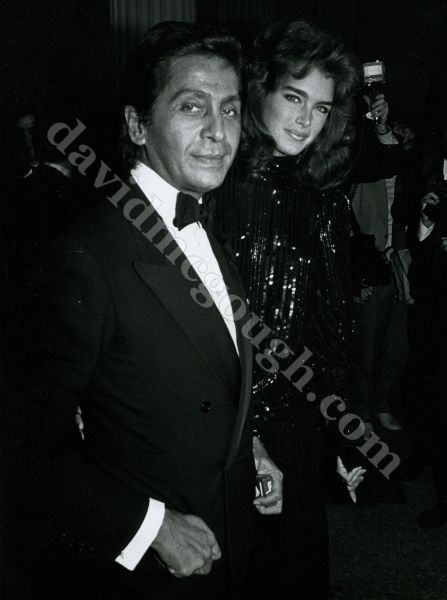 Valentino, Brooke Shields 1982 NYC.jpg